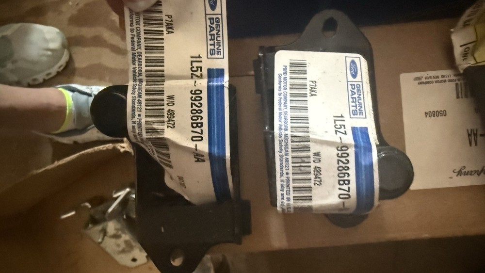 Striker 1L5Z-99286B70-AA
