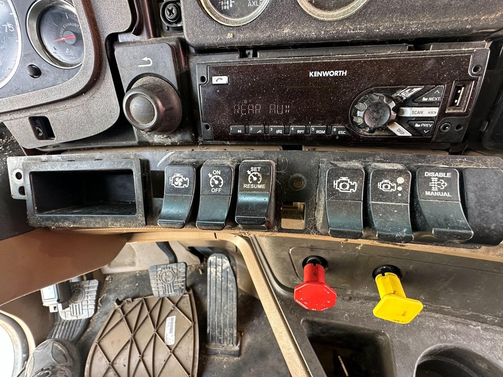 2012-2026 Kenworth T680 SWITCH Dash Panel - Used