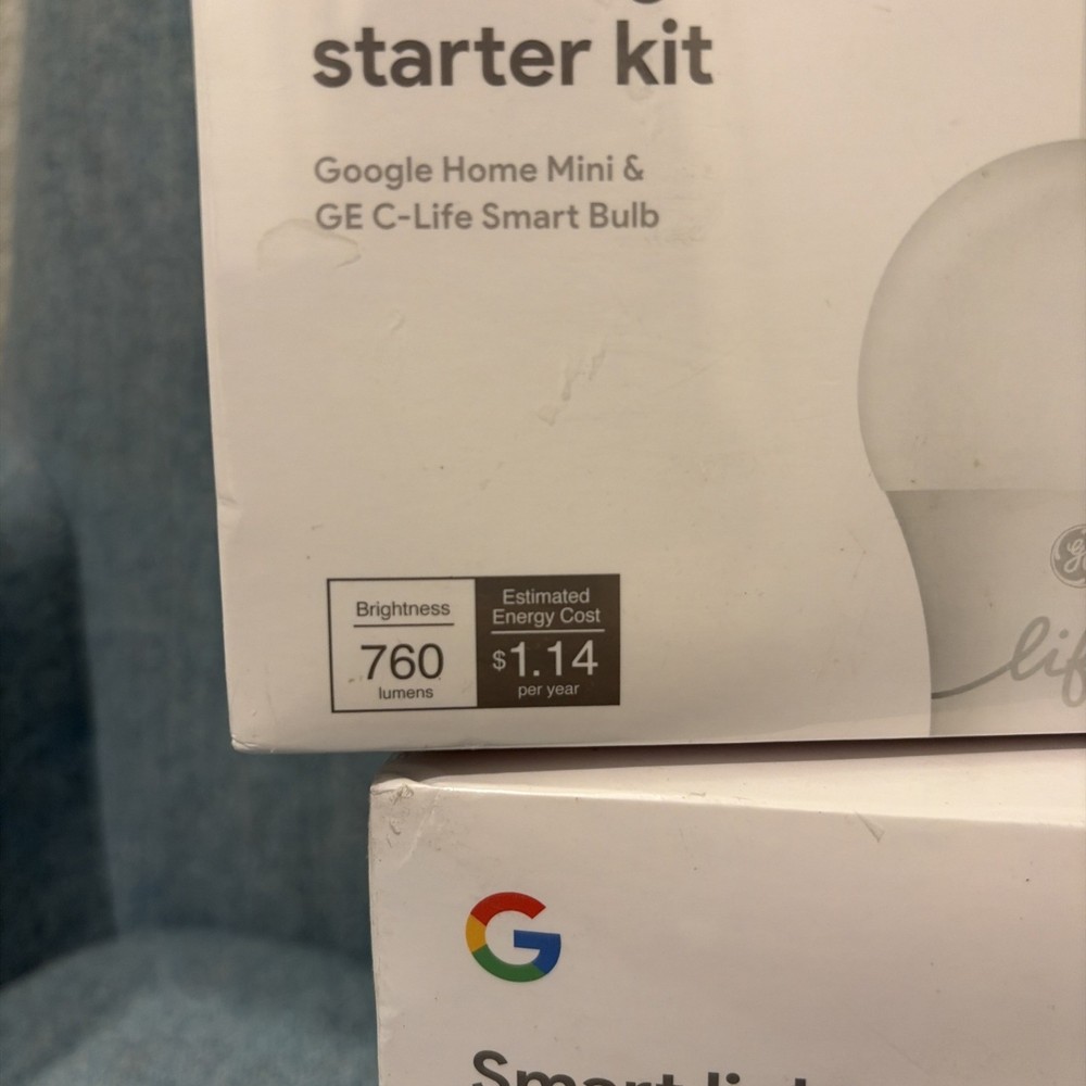 Google Home Mini Smart Light Bulb Starter Kit - Chalk GA00518-US