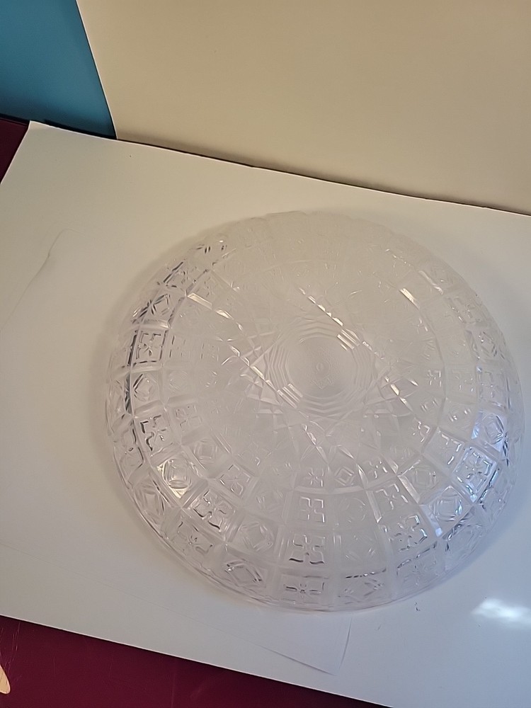 11" Hard Plastic Star Pattern Serving Platter Round