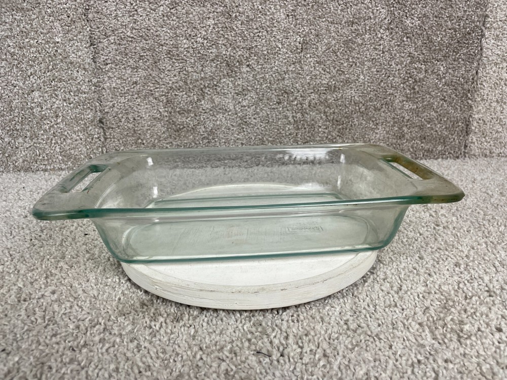 Pyrex C-232 Easy Grab Clear Glass Rectangular Baking Dish 2 Quart 1.9 Liters