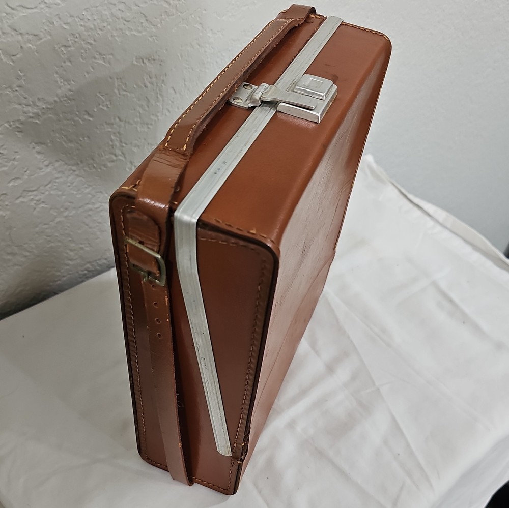 Vintage Polaroid Model 80A Land Camera with original case