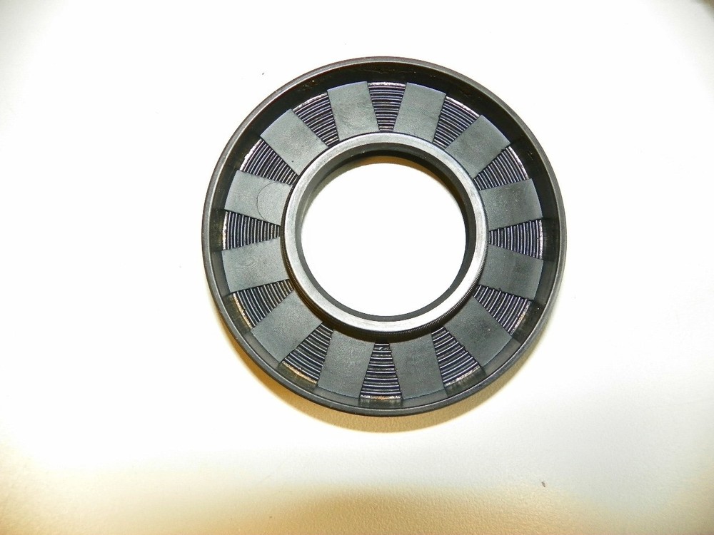 John Deere DE18700 Seal, Fits several models MX5-MX7 + More