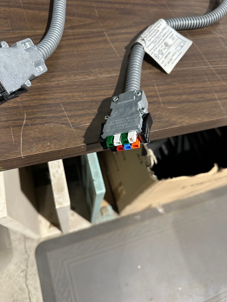 Teknion Panel Power EBH8T48A