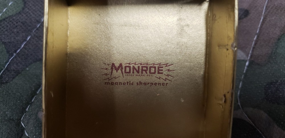 Monroe Magnetic Sharpener with Box, Looks Good