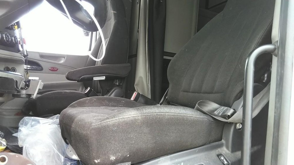 Replaces 2020 PETERBILT 579 FRONT SEAT ,  OH