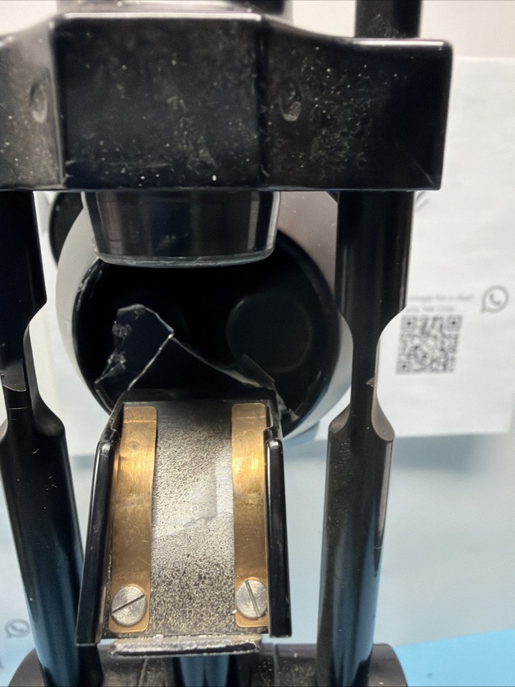 topcon slit lamp For parts , Broken , 1 Lens Missing