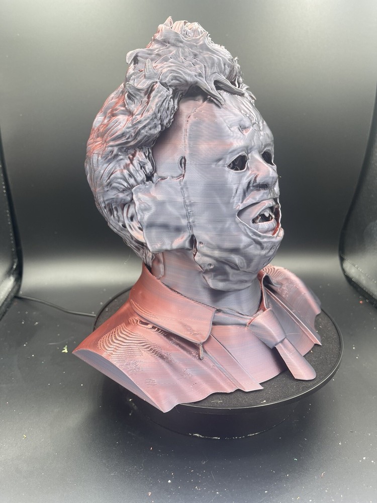 LEATHERFACE BUST! (RED/BLACK)