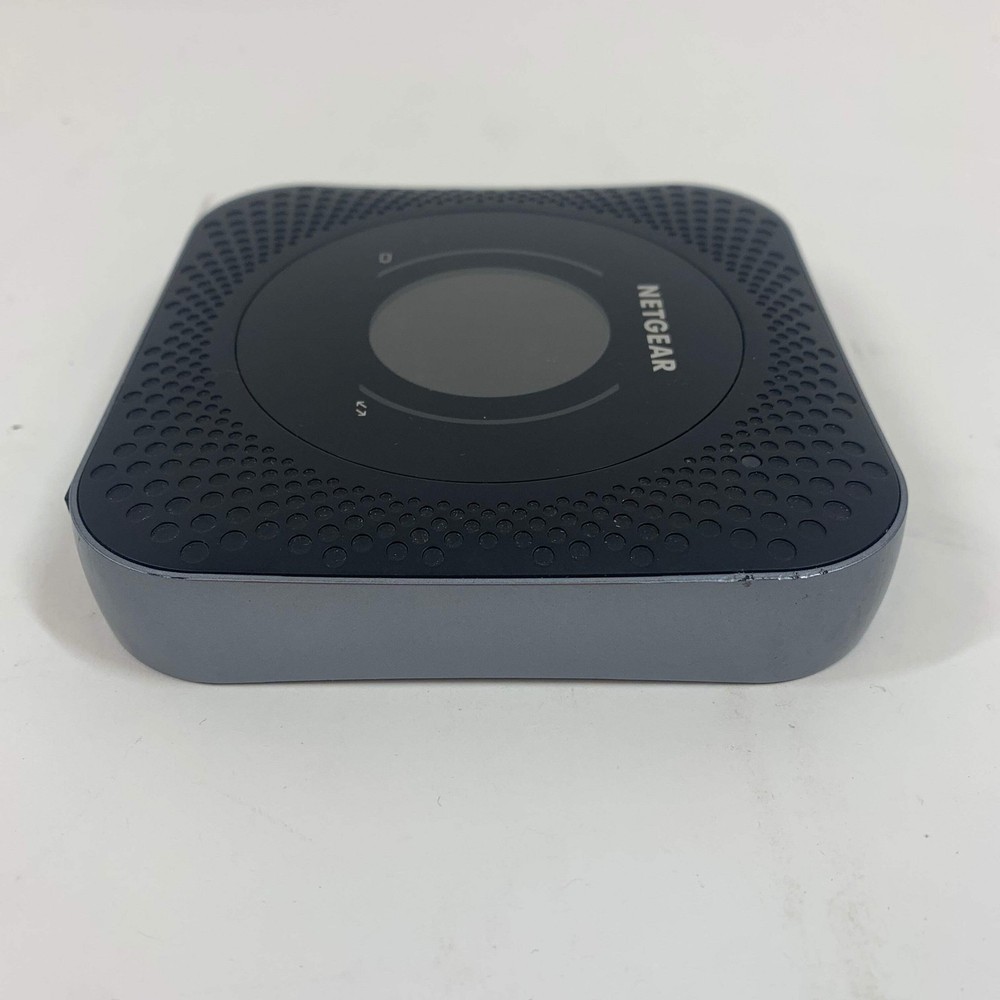 NETGEAR MR1100 Mobile Hotspot Router