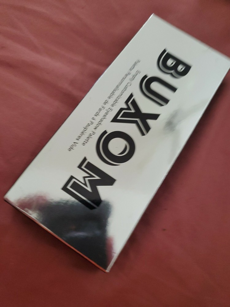 Buxom Empty Customizable Eyeshadow Palette / New With Box