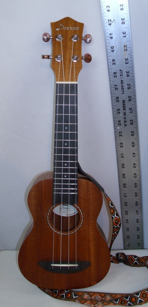 DONNER MAHOGANY WOOD UKULELE WITH CASE & ACCESSORIES
