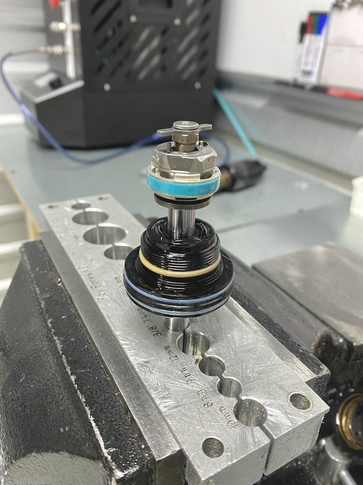 2022-2025 FOX FLOAT X REBUILD SERVICE