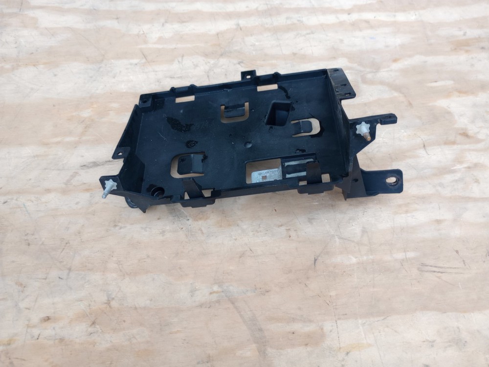 2013-2018 Cadillac ATS Engine Control Module (ECM) Bracket 84013974 OEM