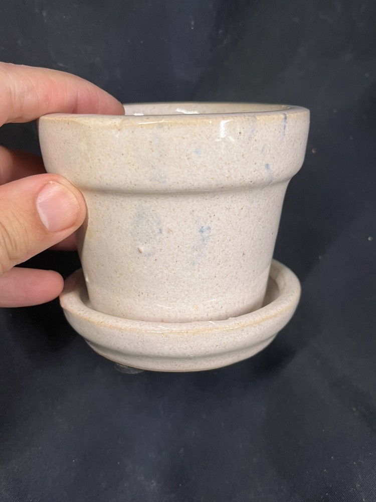 SMALL VINTAGE GLAZED POTTERY FLOWER POT 3.25”