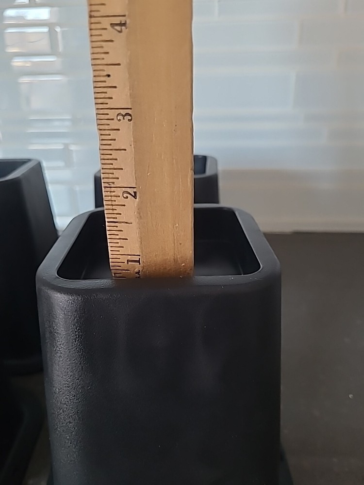 6 In. Black Bed Risers (4-Pack)