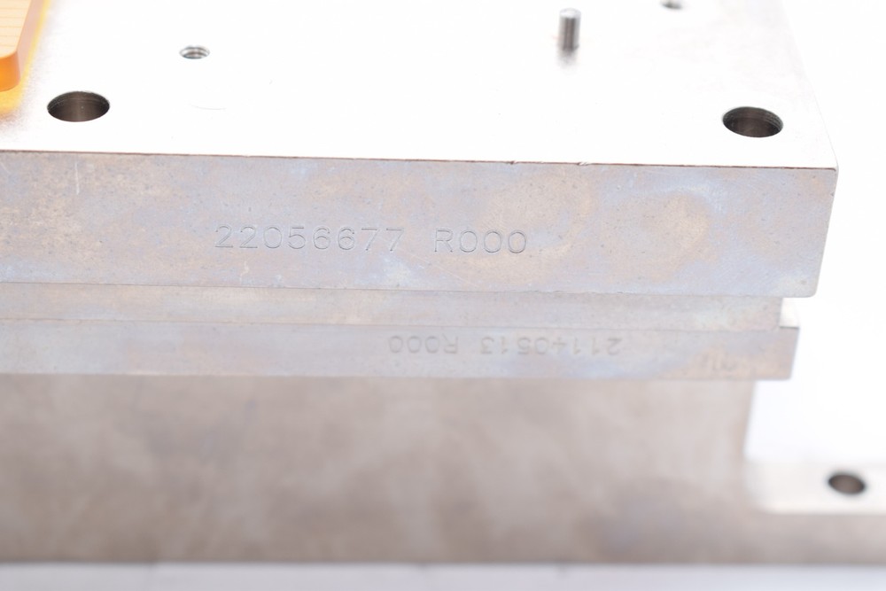 NRC 22056677-R000 X Axis Linear Slide Micrometers