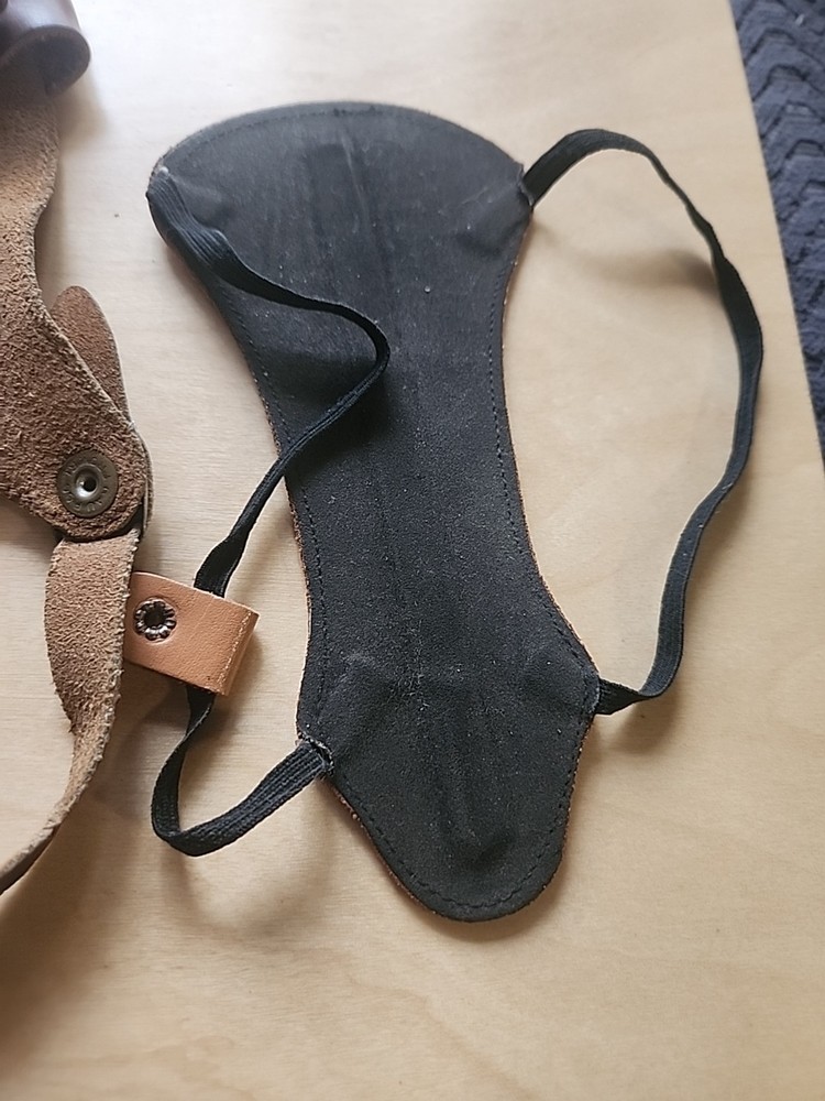 Vintage Ben Pearson armguard\glove combo