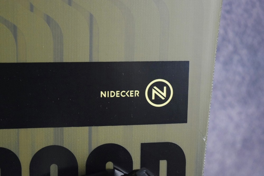 NEW NIDECKER SENSOR SERIES SNOWBOARD SIZE 147 CM WITH SALOMON MEDIUM BINDINGS