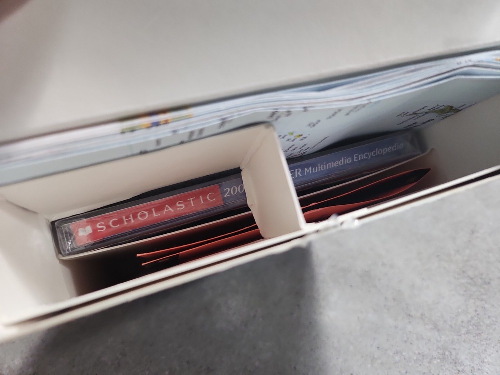 2002 Grolier Multimedia Encyclopedia PC Software