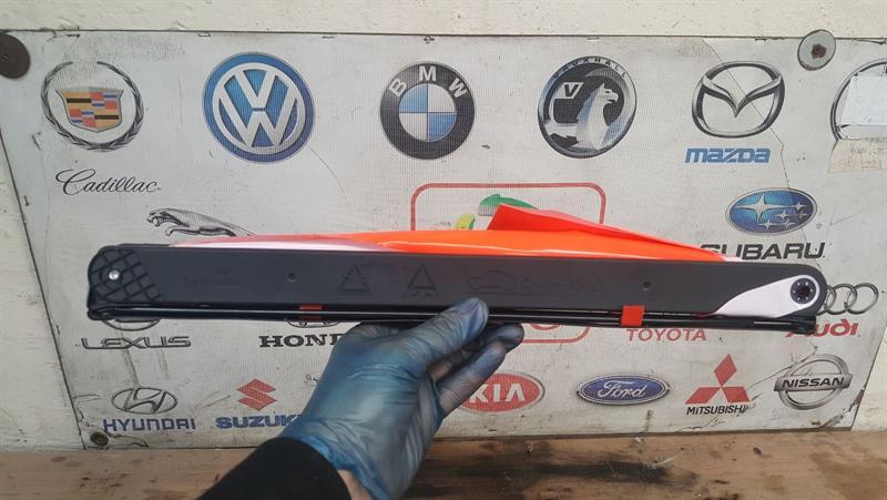 BMW X5 E70 2007-2013 WARNING TRIANGLE RED 6770407