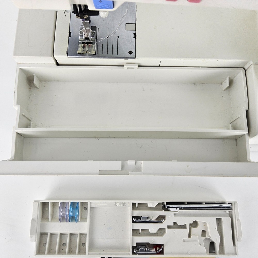 PFAFF Creative 7570 Sewing Embroidery Machine