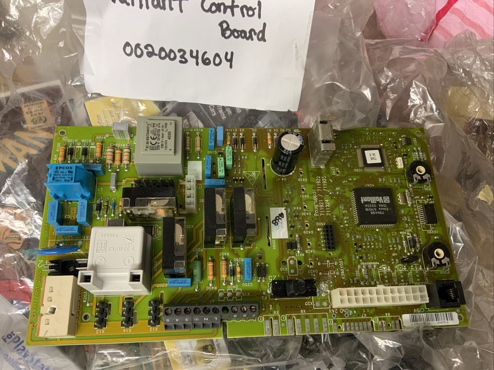 Vaillant TURBOmax THERMOcompact AQUAplus 824 828 PCB 0020034604 130806 130805