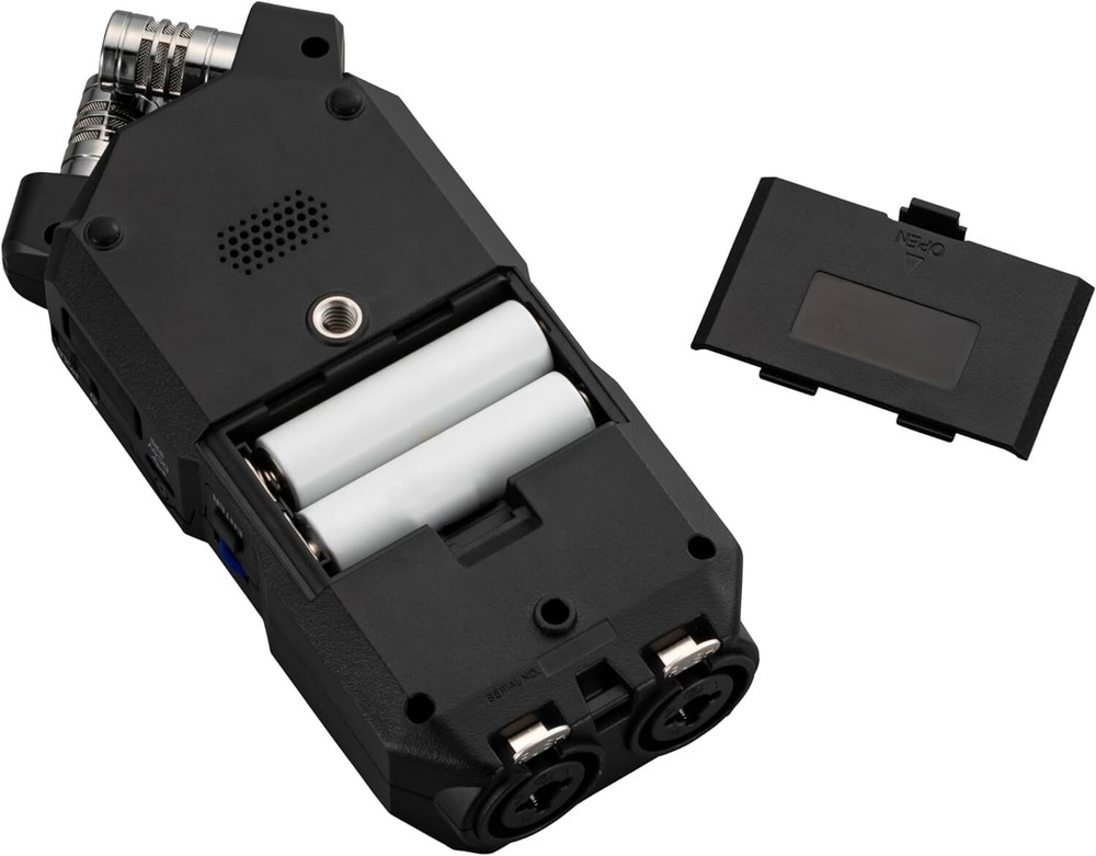 Zoom H4essential 4-Track Handy Recorder Bundle