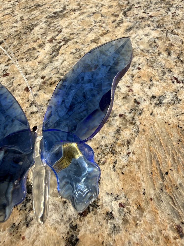 Glass Butterfly light Up. Untested. Needs Battery