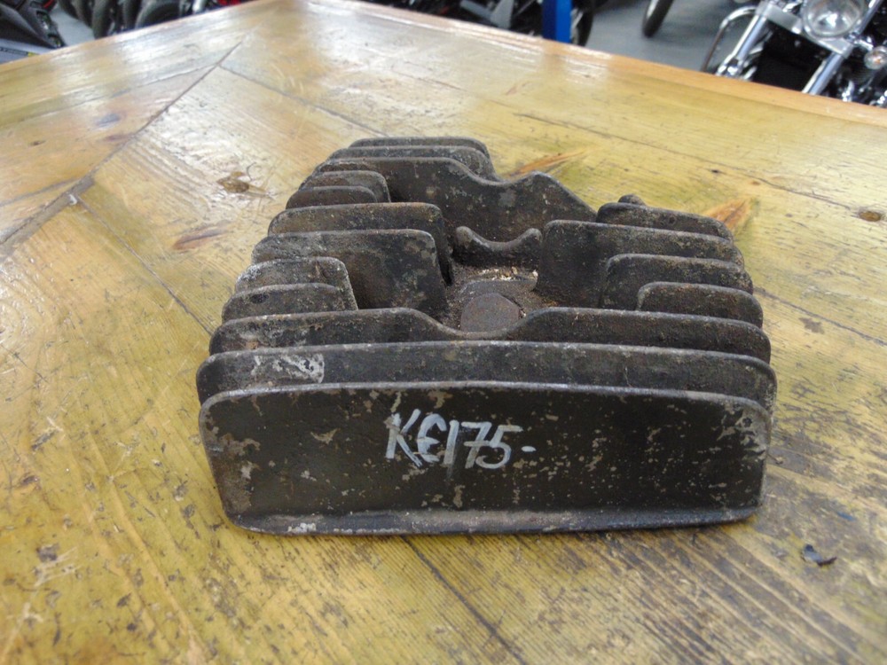 KAWASAKI KE175 KE 175 CYLINDER HEAD