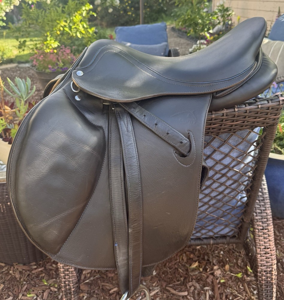 Gravity Jumping/Close Contact English Saddle Black