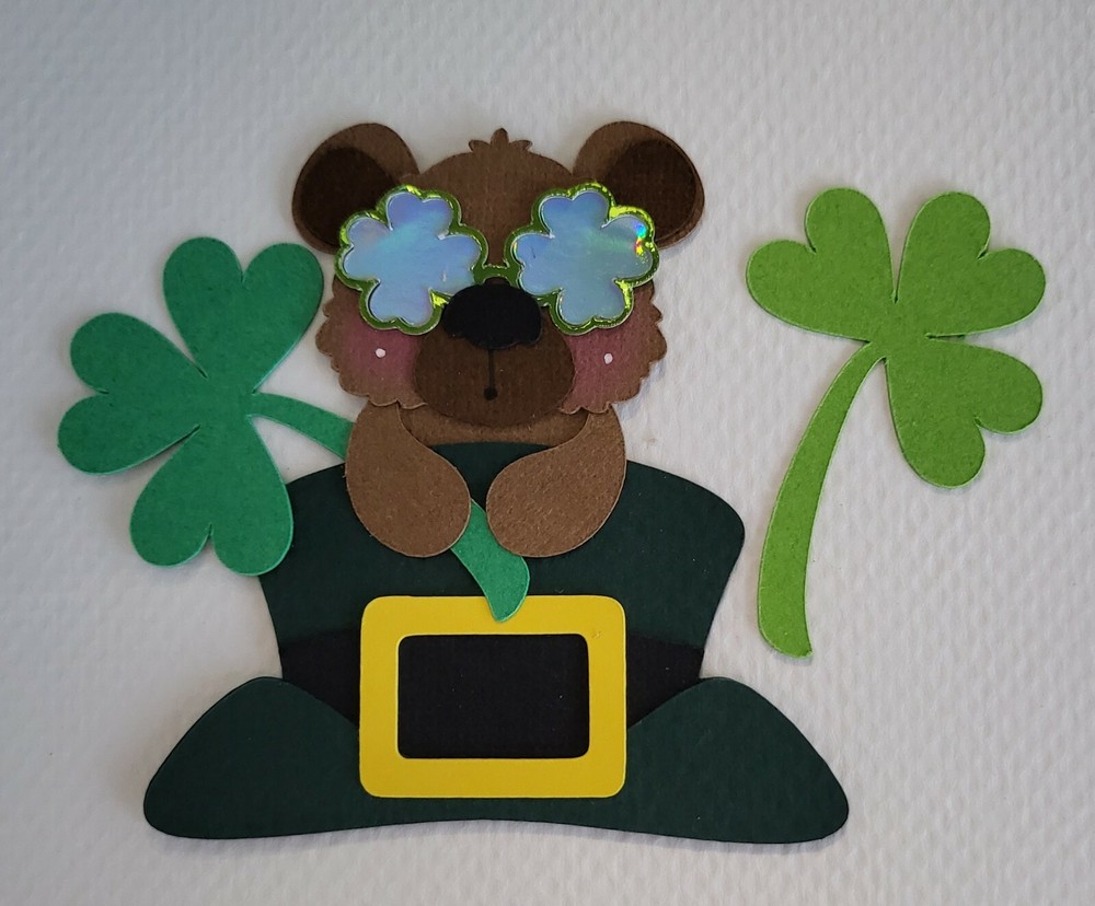 St. Patricks Day Bear in Hat. Scrapbook, Card Making Paper Piecing