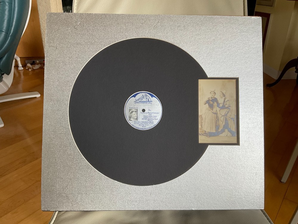 FAINT AUTOGRAPH OF OPERA SCHUMANN-HEINK ON LABEL