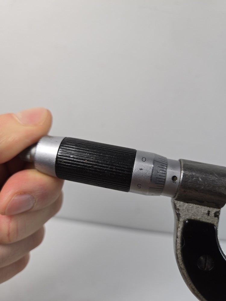 Outside Pin Micrometer 0-1" Range w/ Mitutoyo Case