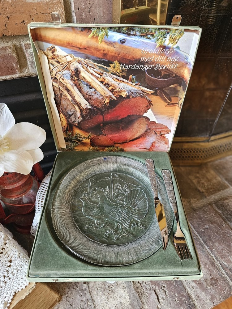 Hardanger Bestikk Serving Platter Includes Original Box w/Pewter Knife & Fork ❄️