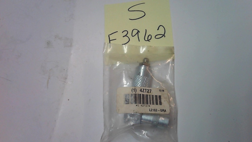 4ZT27 RIGHT ANGLE GREASE COUPLER