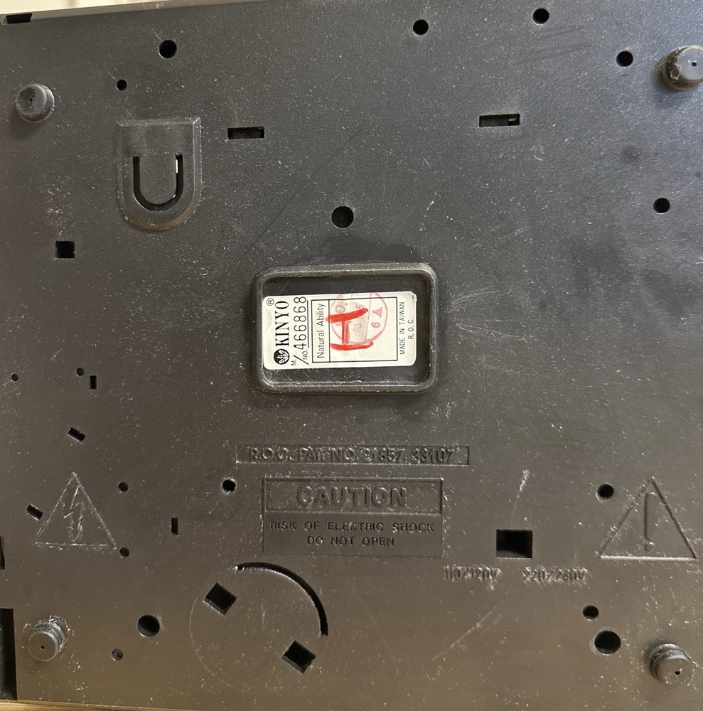 Kinyo UV-512 "Auto Eject" VHS Rewinder *Working*