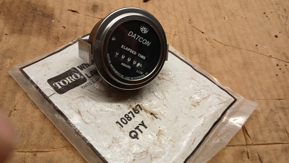 toro 108767 Datcon hour gauge 776UT