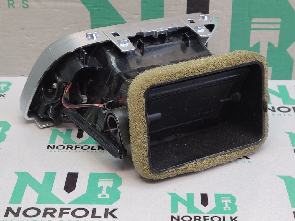 Mercedes CLS C218 Dash Vent Left Side Outer A2188300954