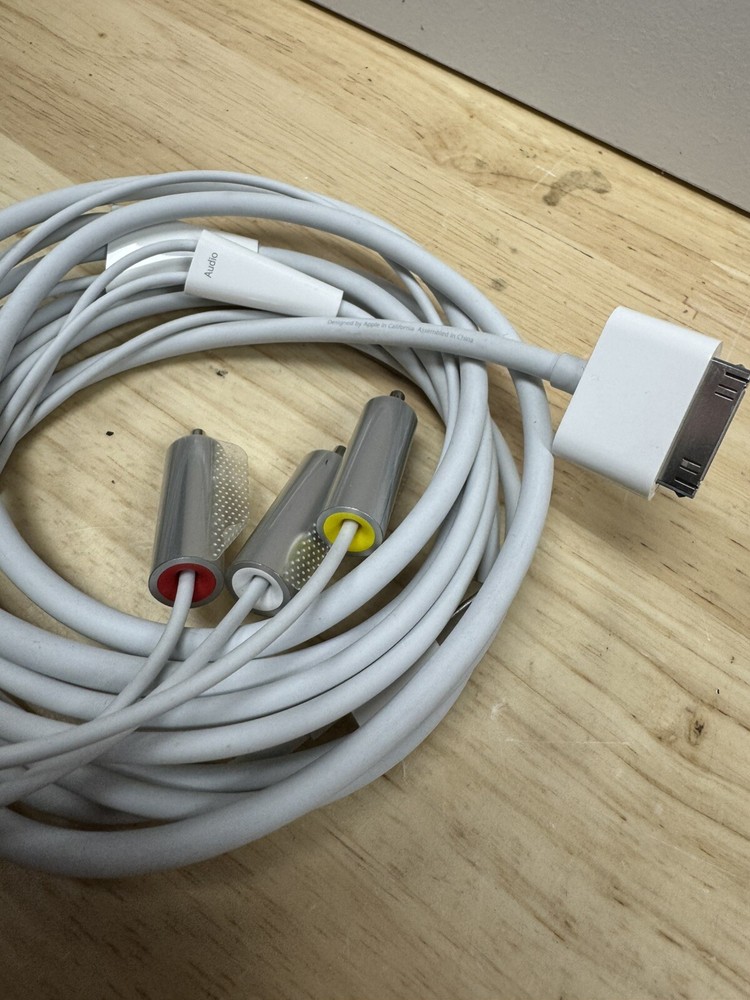 Original Genuine Apple MC748ZM/A Composite AV Cable