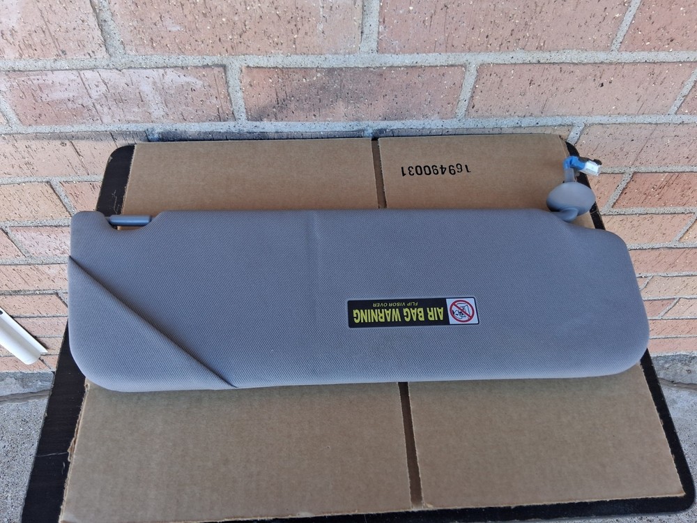 Honda Odyssey Driver Left Sun Visor Illuminated - 2011-2017