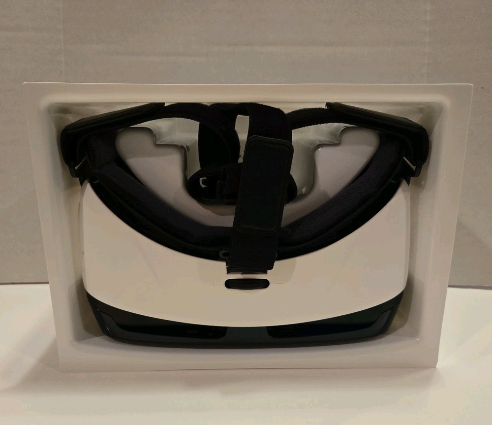 Samsung Gear VR Powered by Oculus