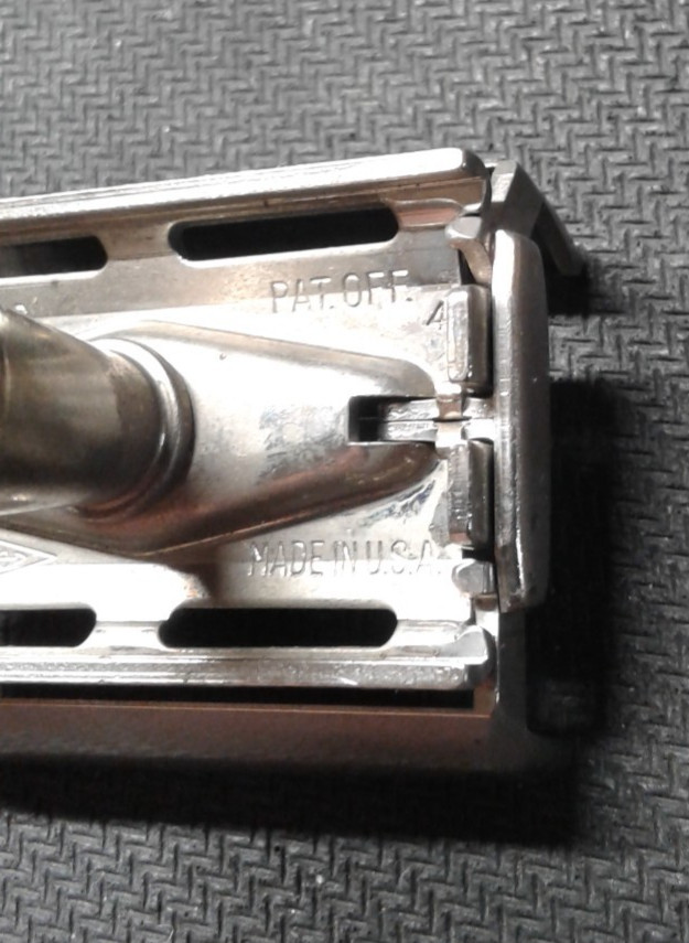 Gillette Red Tip Razor, B 4 Date Code, nice