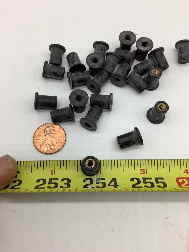 Wellnuts 6-32 Rubber / Brass (50 Pc) 2262-A-2