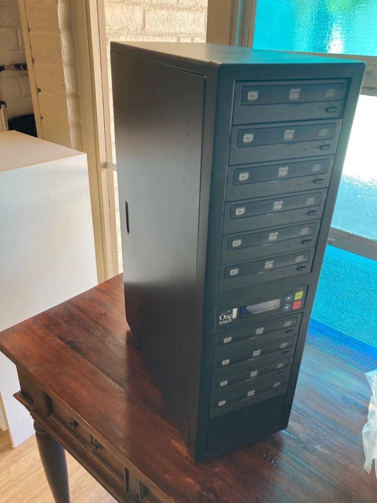 CD / DVD duplicator