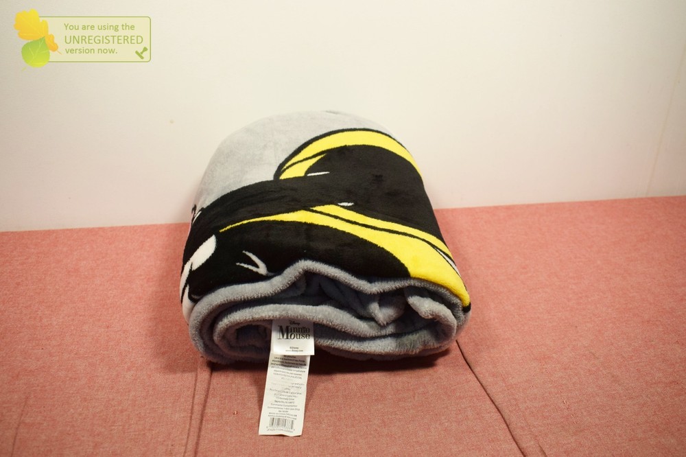 Minnie Mouse Bed Plush Blanket (marks)