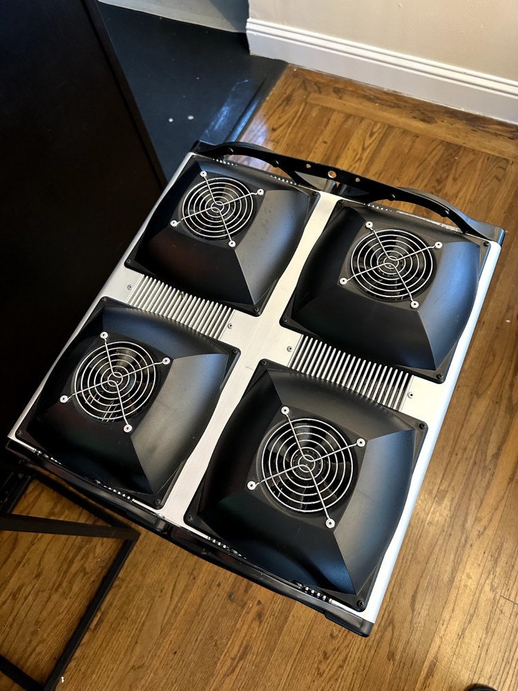 Pre Owned - California Lightworks SolarSystem 1100