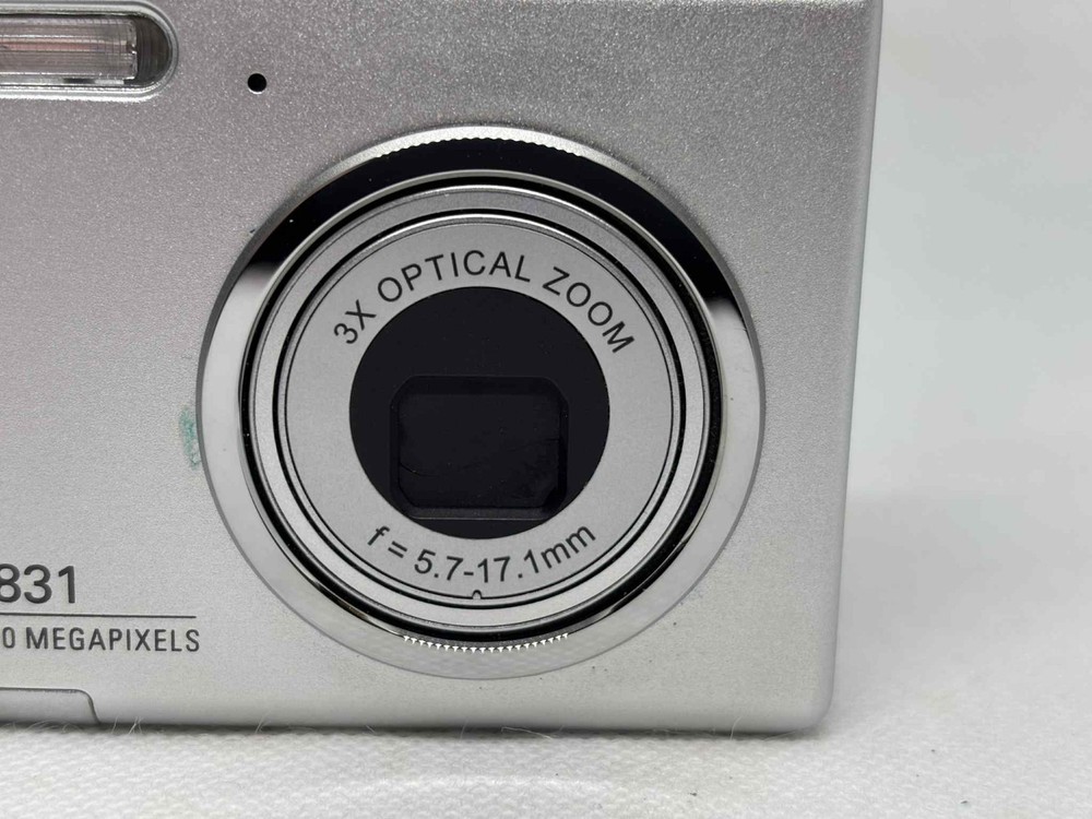 Polaroid t831 8.0 Megapixel Digital Camera - untested, read