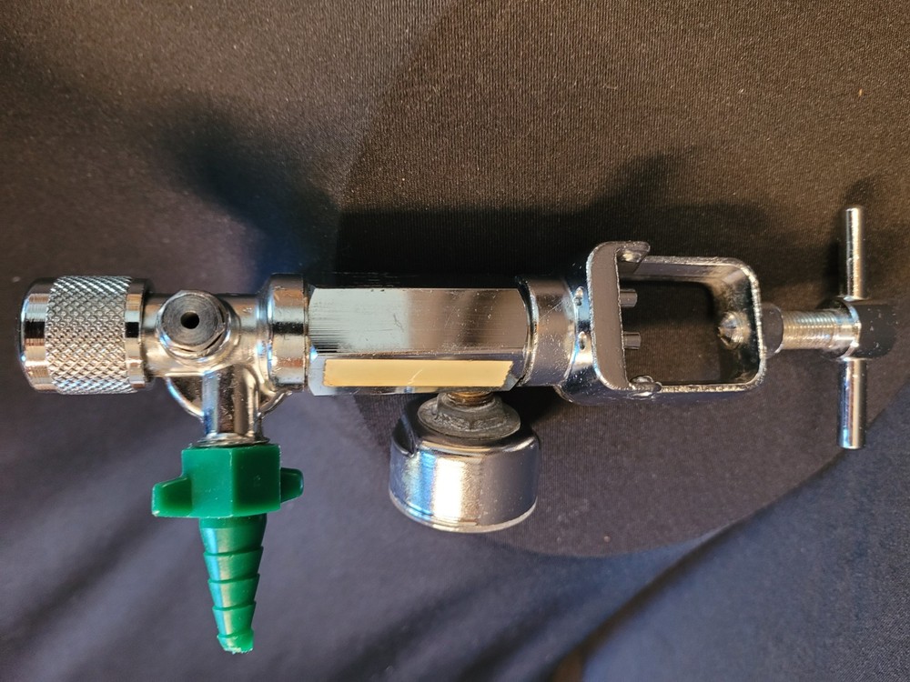 Erie Oxgen Regulator with Flowmeter