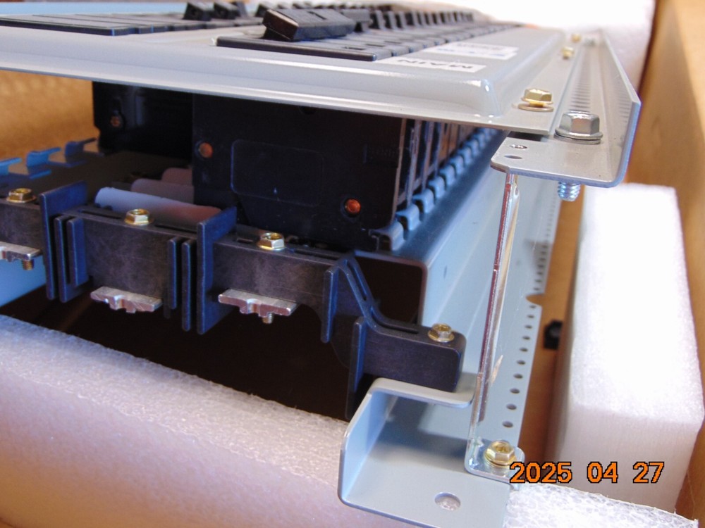 EATON PRL1A P1A100BT30AH01 POW-R-LINE PANELBOARD with BREAKERS