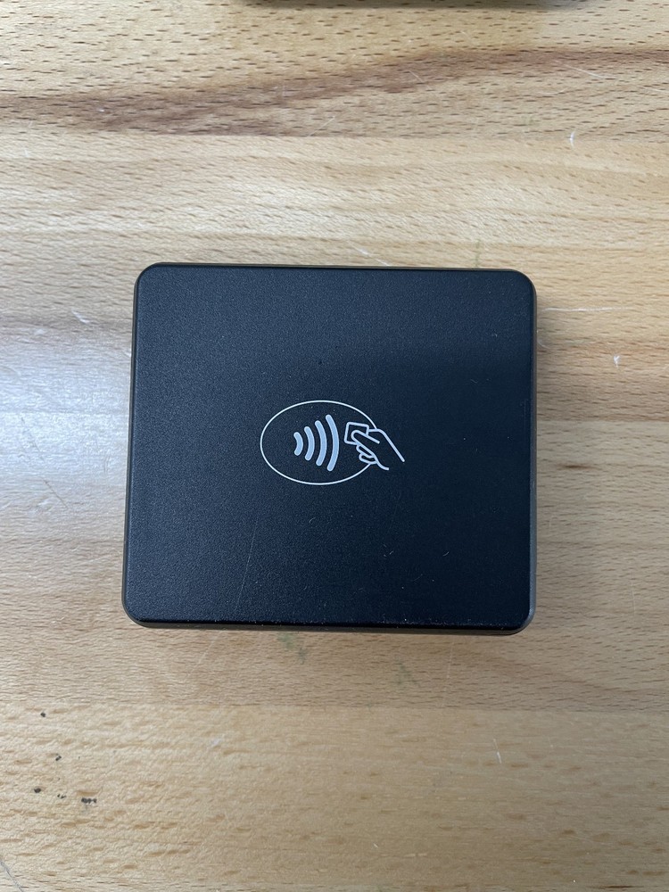 BBPOS Chipper 2X BT with Charging Dock - Bluetooth Card Reader | Used